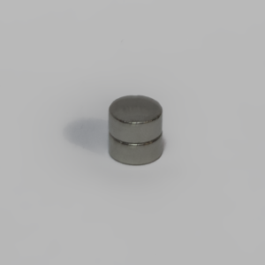 Voimakas pieni magneetti