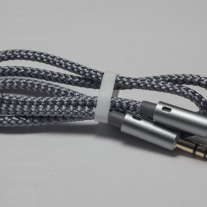 aux/3,5mm piuha punottu